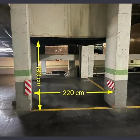 Vivienda Turistica Reformada En Zona Residencial Con Garaje Y Wifi Апартаменти *