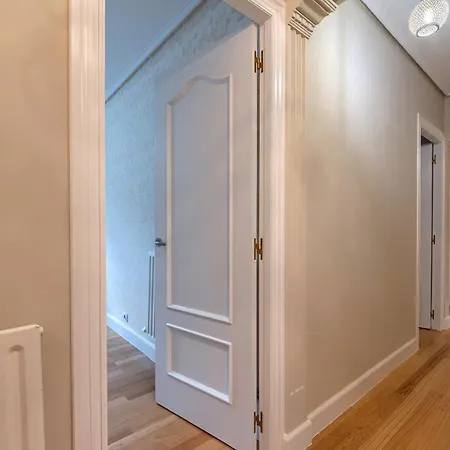 Vivienda Turistica Reformada En Zona Residencial Con Garaje Y Wifi Більбао