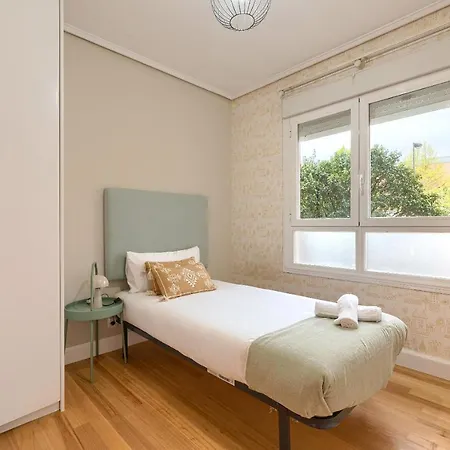 Vivienda Turistica Reformada En Zona Residencial Con Garaje Y Wifi Апартаменты