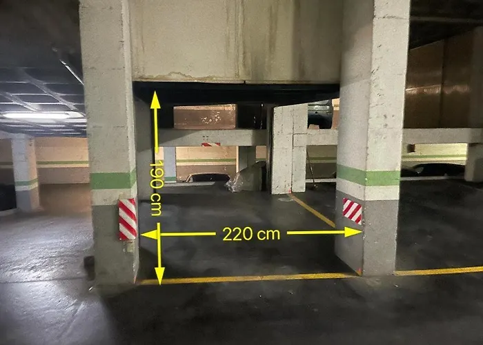 Vivienda Turistica Reformada En Zona Residencial Con Garaje Y Wifi Appartement *