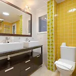 Vivienda Turistica Reformada En Zona Residencial Con Garaje Y Wifi *